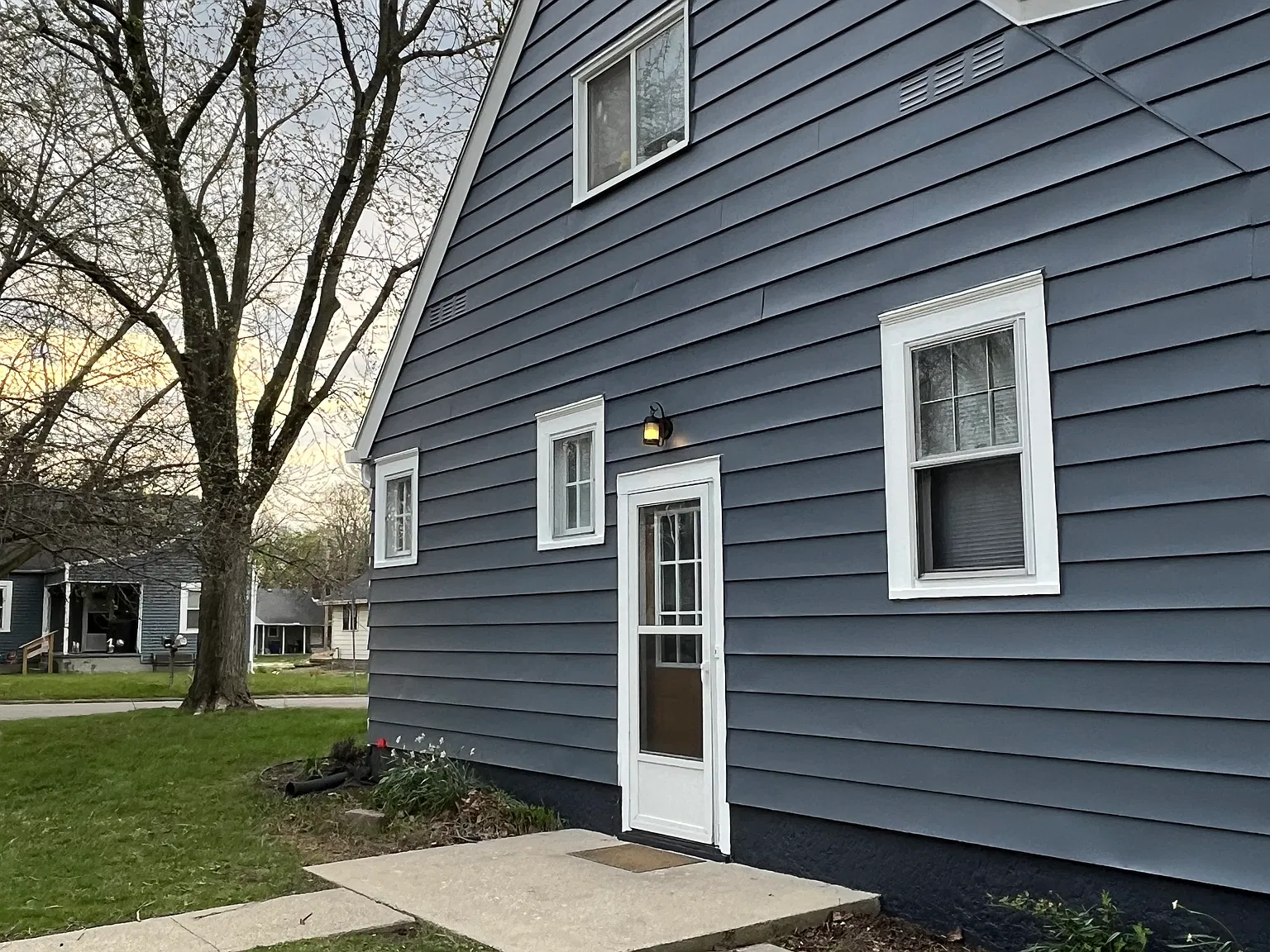 4 bed, 2045 sqft, $1,600 — Photo 2