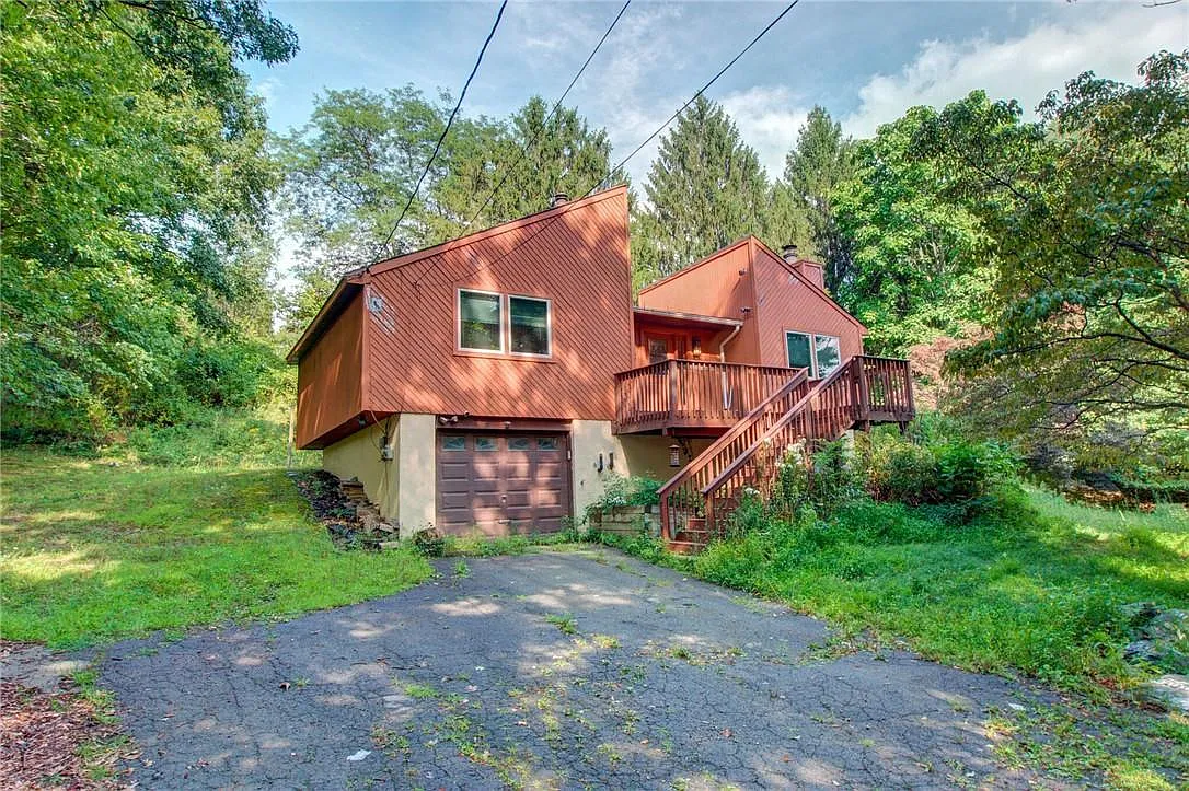 4 bed, $4,000 — Photo 1