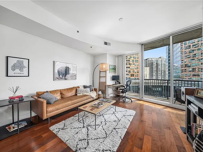 1080 Peachtree St NE #1306 — Photo 8