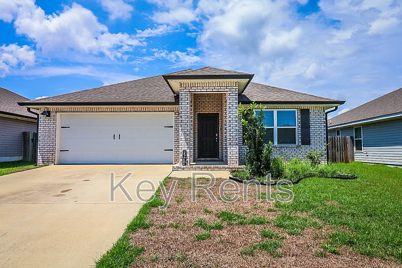 4 bed, 2.0 bath, 1791 sqft, $1,950 — Photo 1