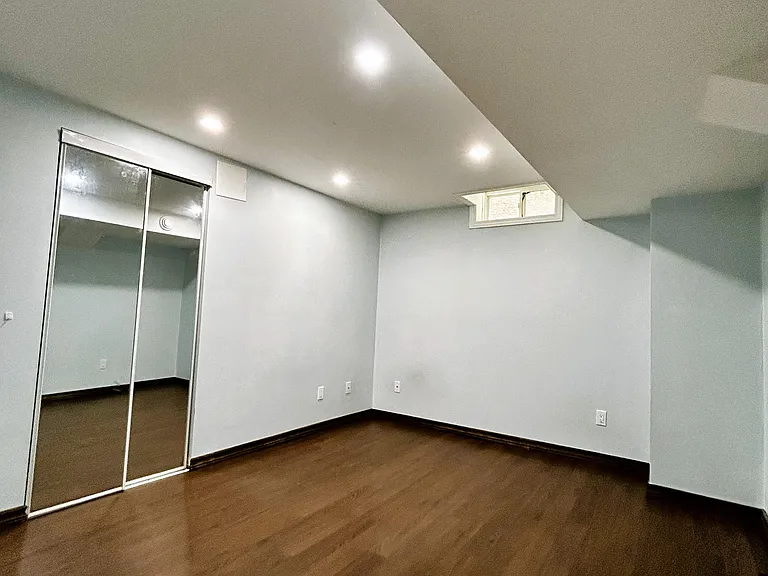 1123 Woodward Ave — Photo 10