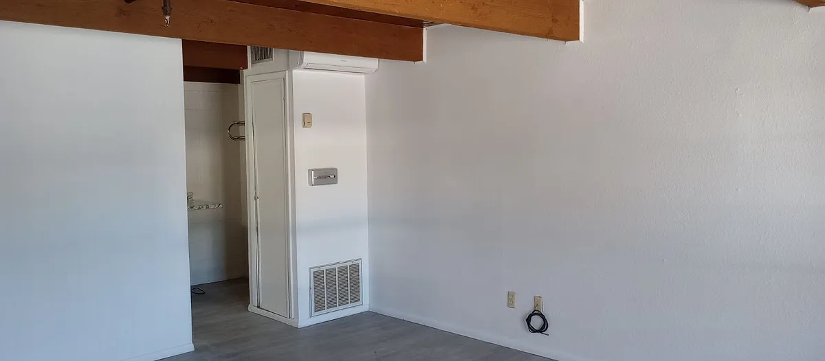 Building Photo - 340 6th St #27