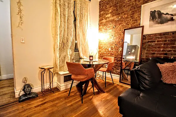 Rented by Markell Real Estate Group | media 12