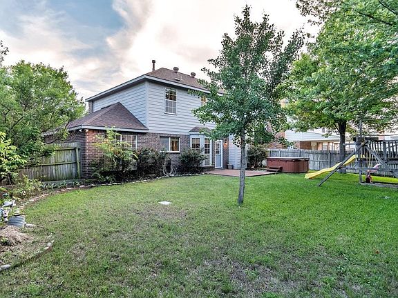 4th image of 5513 Crater Lake Dr