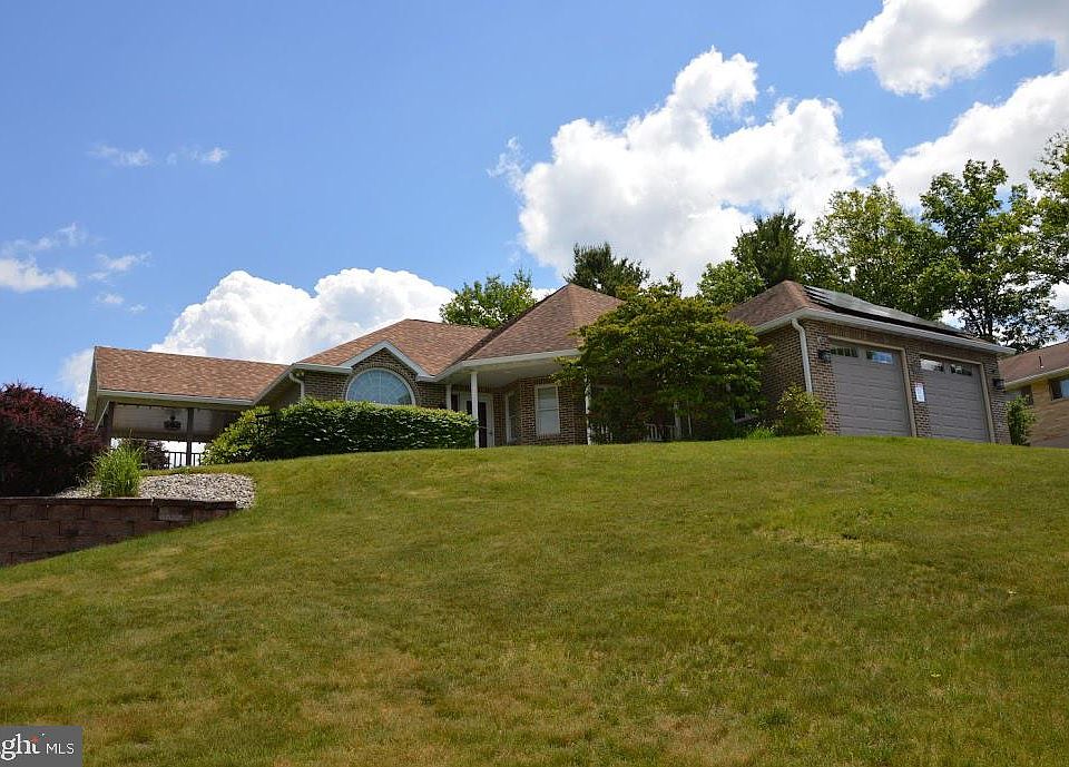 1st image of 4 Linden Ct