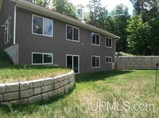 W7107 Norway Pine Ln, Florence, WI 54121
