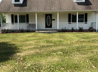 225 Falcon Dr, Green Valley, IL 61534