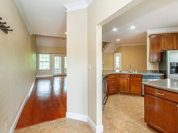 4th image of 373 Meadow Walk Ln