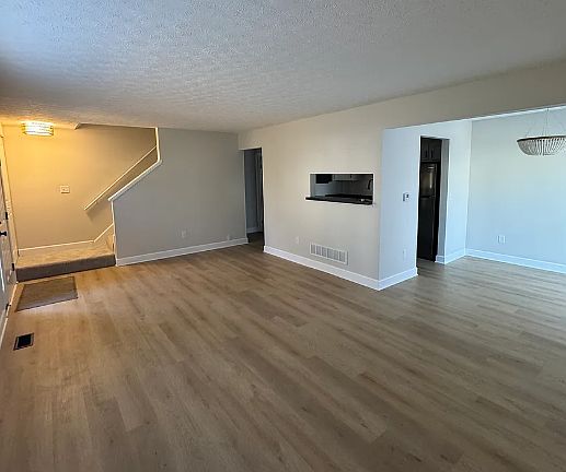 3rd image of 5238 Dierker Rd