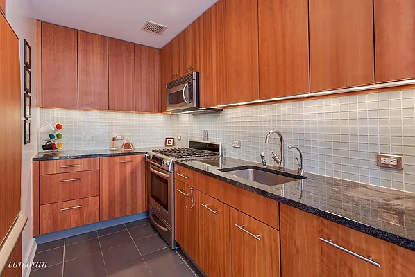 Rented by Corcoran | media 27