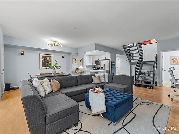 3rd image of 680 N Green St APT 605
