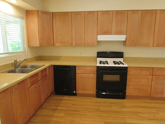 3rd image of 9558 Park Ave