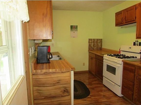 2nd image of 15 Lori Dr