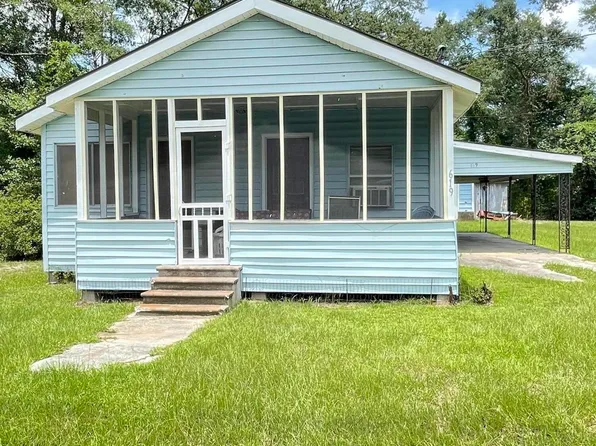 619 E 8th St, Picayune, MS 39466