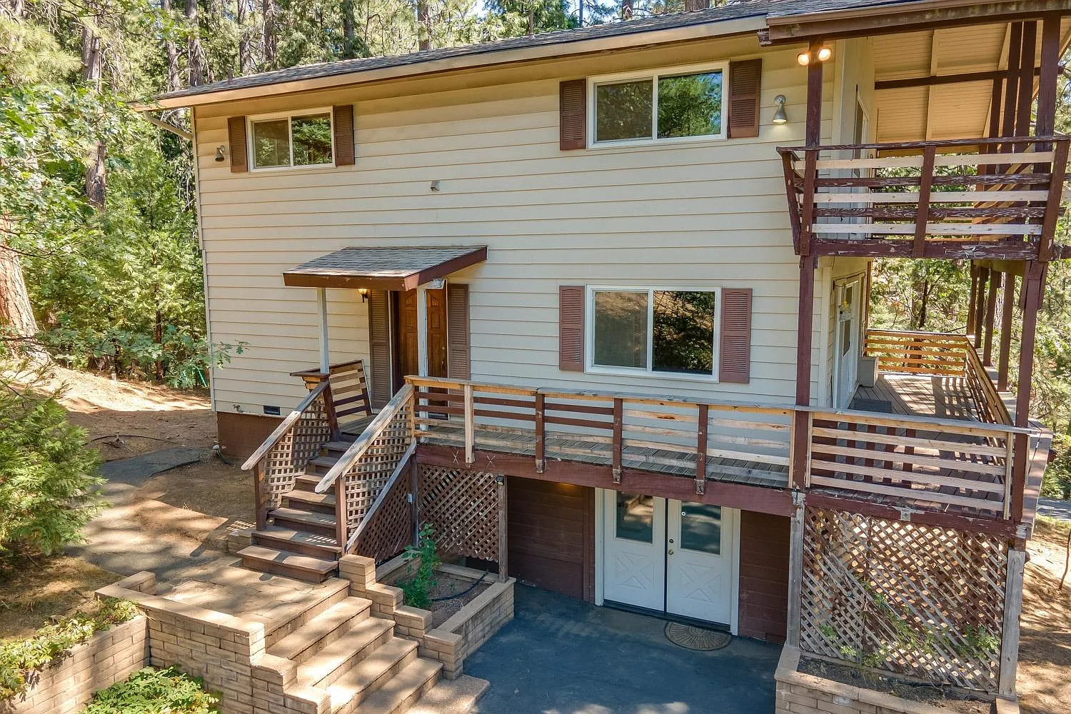 1640 Patricia Ln photo 1