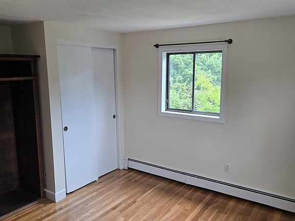 3rd image of 108 E Main St APT 10