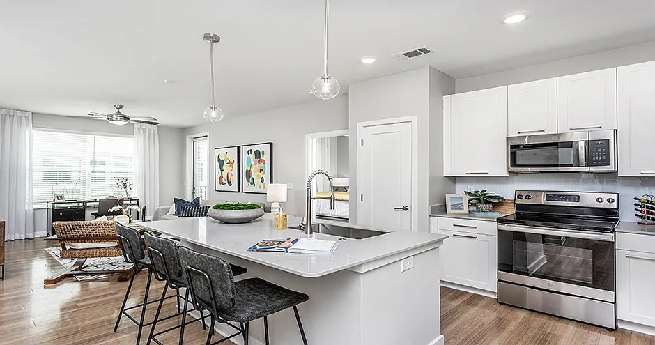 Aviation Crossing Apartments — Photo 3