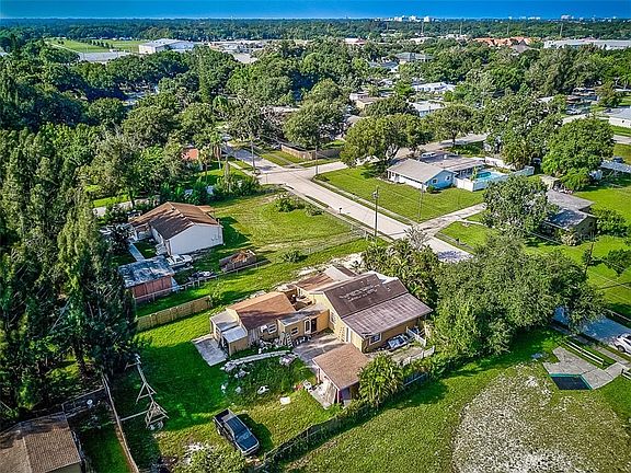 4th image of 424 N Pompano Ave