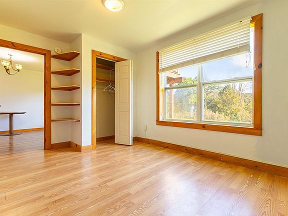 5th image of 264 Chestnut St #2