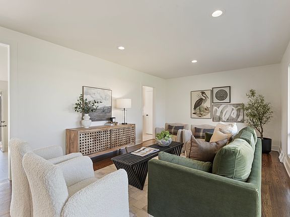 5th image of 305 Shepherd Hills Dr