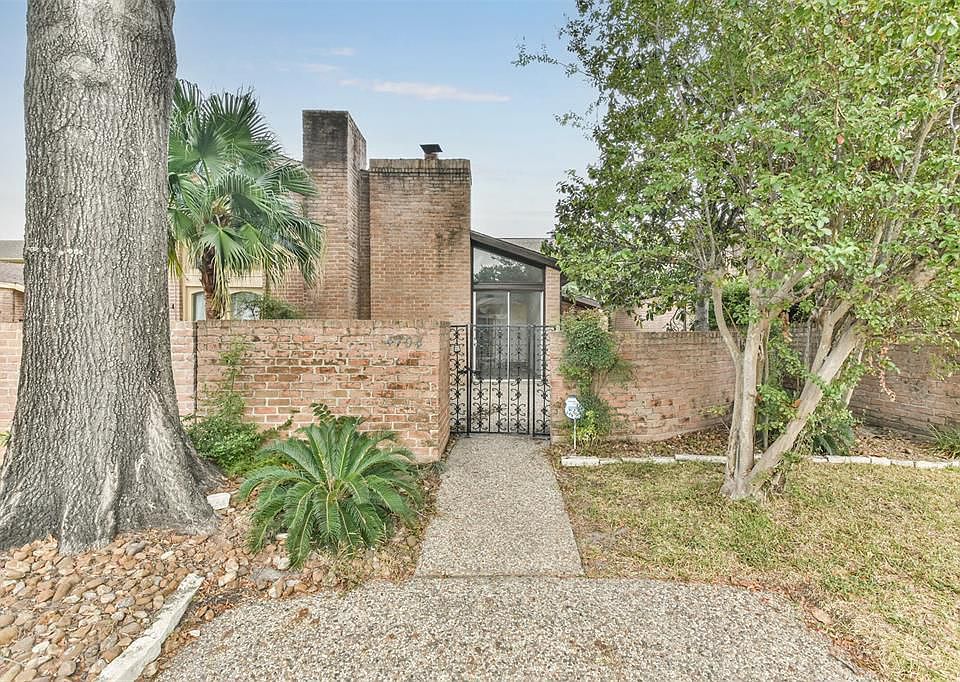 1st image of 4704 N Cashel Cir