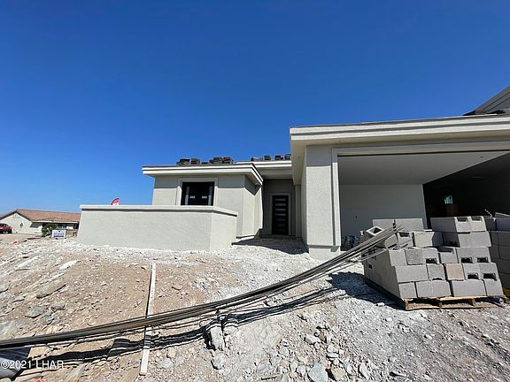 2nd image of 3845 Yucca Dr