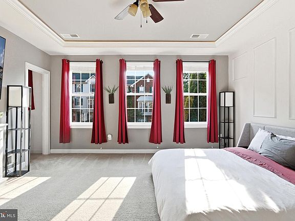 4th image of 2233 Ivy Ln #3