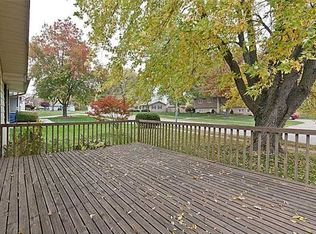 8216 Ridgeview Dr, Des Moines, IA 50320