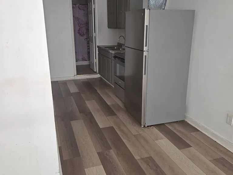 578 Crane St #1 — Photo 4