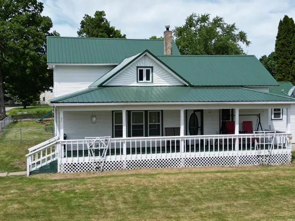 502 1st St, Hudson, IN 46747