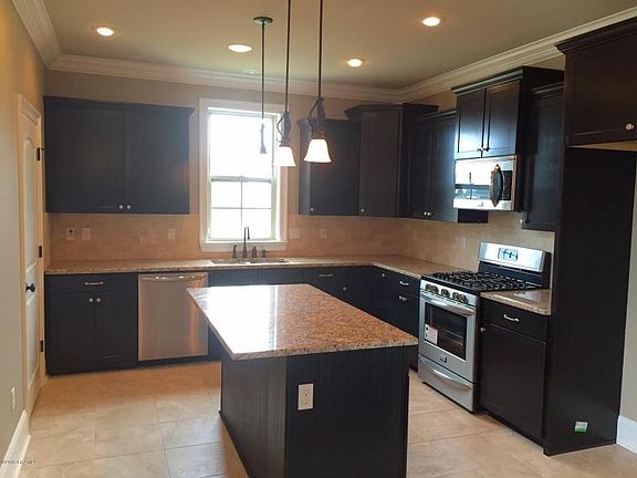 4th image of 104 Bennington Ln