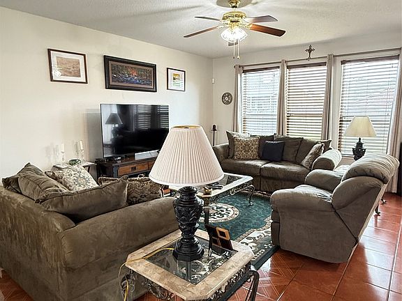 5th image of 2317 Hillgrove Ct