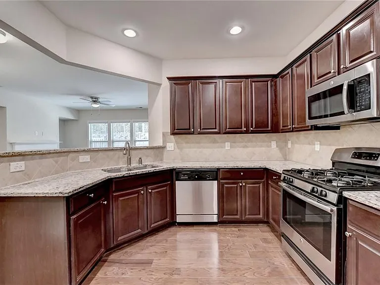 2152 Greencrest Cir — Photo 17