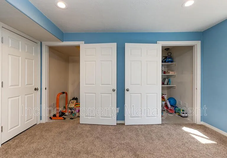 176 N 570th St E — Photo 10