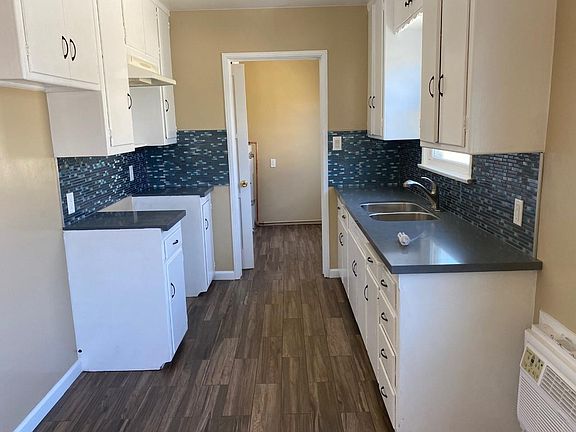 4th image of 14164 Sylvan St #3/4