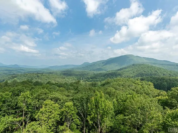 381 Round Top Mountain Road, Sapphire, NC 28774