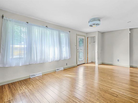 3rd image of 10648 Twilight Dr