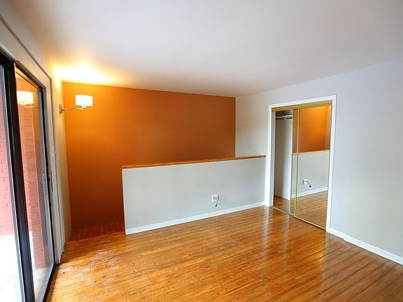 4th image of 568 N Broadway St #22