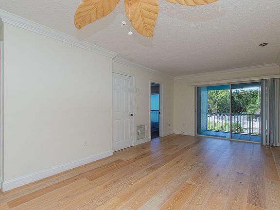 5th image of 98402 Windward Ave #98402