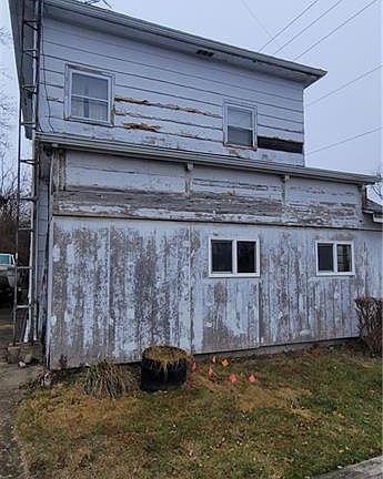 2nd image of 523 E Main St