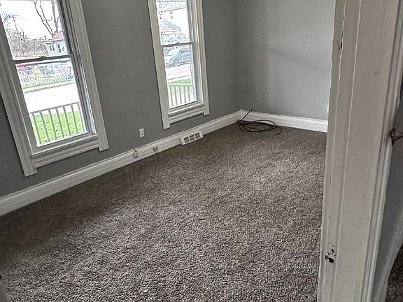 3rd image of 9508 Gaylord Ave