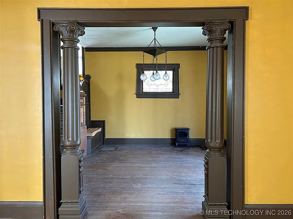 5th image of 423 Kendall Blvd