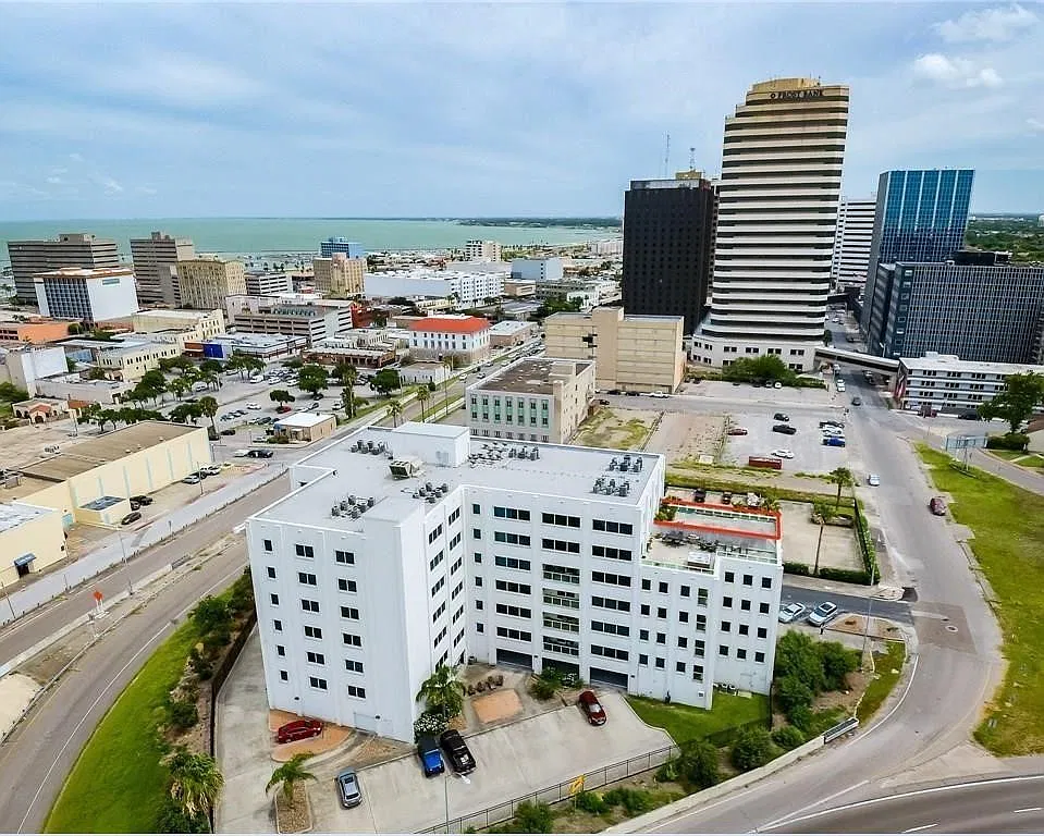 1 bed, 1.0 bath, 1132 sqft, $2,095 — Photo 4
