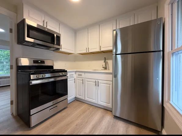 131 Clinton St #B, South Bound Brook, NJ 08880