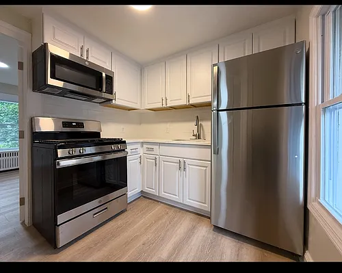 131 Clinton St #B Photo 1 131 Clinton St #B Photo 1