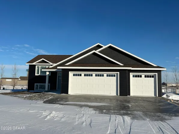 645 Parkway Ln E, Northwood, ND 58267