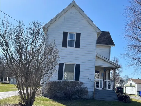 6134 East Ave, Newfane, NY 14108