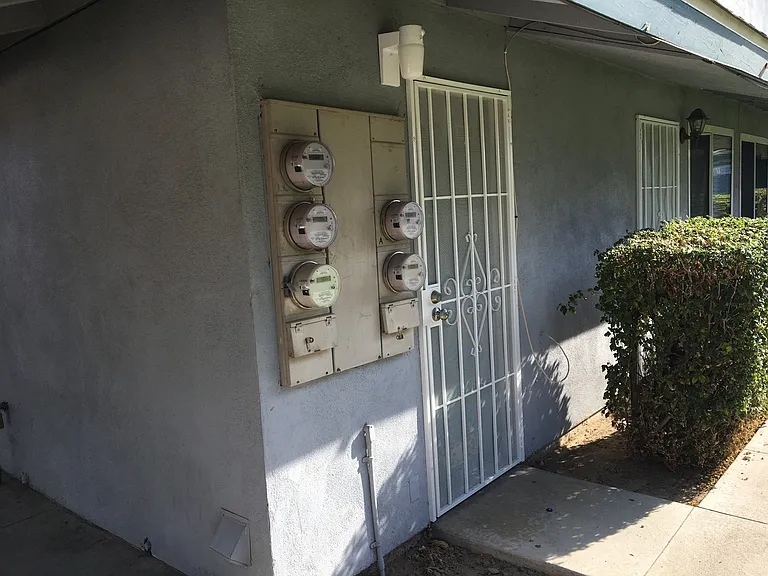4704 Planz Rd — Photo 2