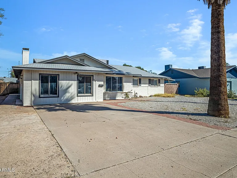 110 W Del Rio Dr — Photo 24