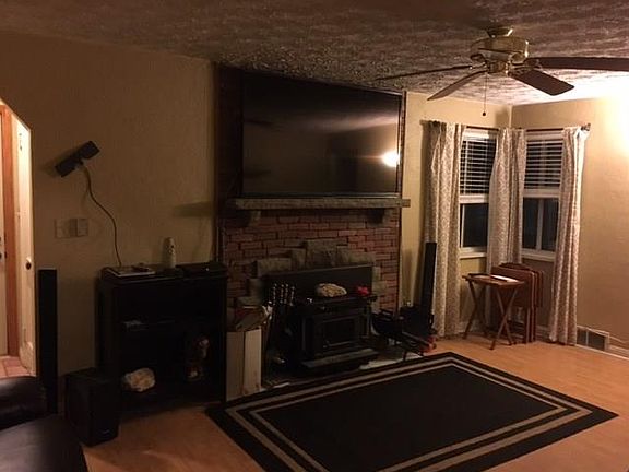 4th image of 2004 Cadie Ave